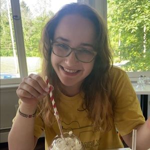 Meet your Posher, Anna